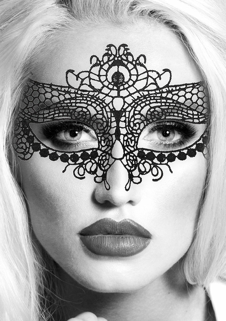 Lace Mask Queen  |  Fetish